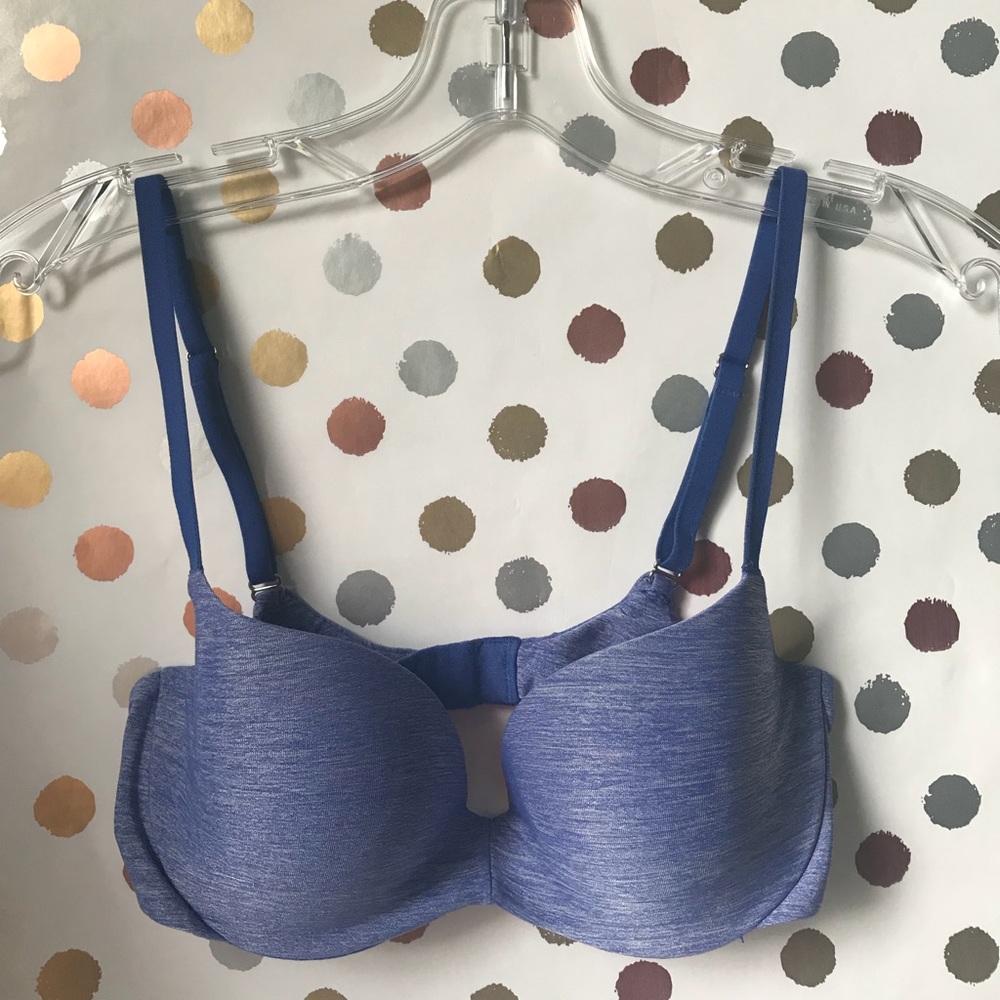 Victoria’s Secret T-shirt  Bra